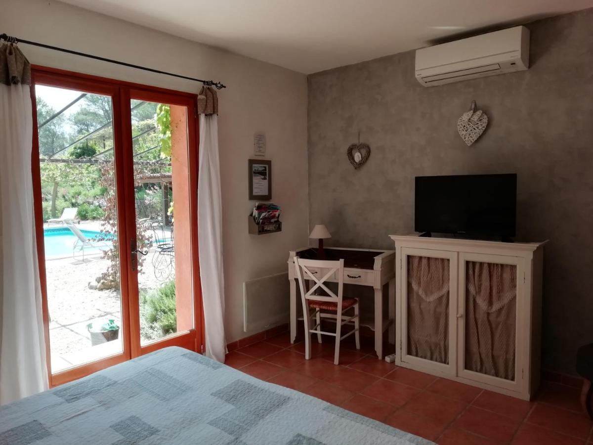 Chambre D'Hote Le Mas Des Romarins Les Arcs-sur-Argens Dış mekan fotoğraf